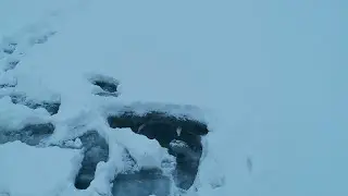 МОГЛА БЫТЬ ПОСЛЕДНИЙ РЫБАЛКОЙ!!!Первый лед и много снега. ЭТО ОПАСНО!!!