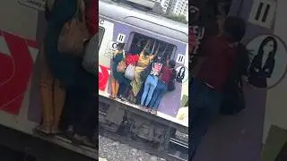 Страшная давка в метро в Мумбаи