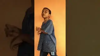 ហុង លី ច្រៀងថៃ