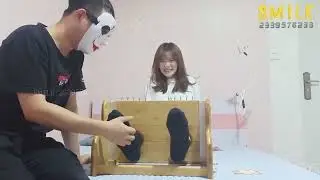 SMILE第十七部挠脚心视频 Asian Girl Fanfan Tickle Video
