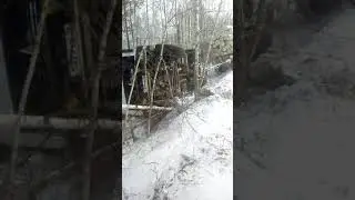 Медленно маргнул