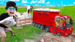 TRUCK BOCIL OLENG MUAT BERAS 80 TON KE DESA TERPENCIL, MELEWATI MEDAN JURANG BERLUMPUR!!!