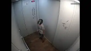 Ребёнок застрял в лифте