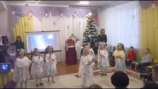 Песня "Ёлочке не холодно зимой"