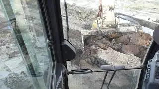 Hitachi ZX870LC - Loading out Soft Ground