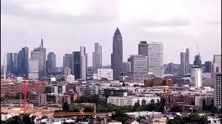Schmelztiegel Frankfurt am Main + Skyline Blick