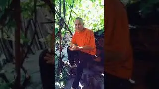 Отец разбил  рукою кирпич и сломал руку. ЖЕСТЬ! 