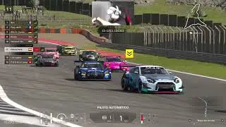 Porshe 911 en el circuito Dragon Trial litoral inverso PSVR2