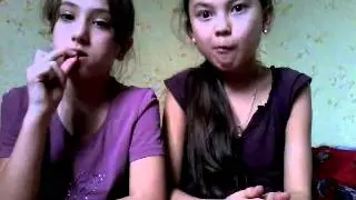 Пробуем  конфетки и живачки.