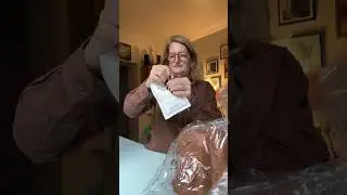 How to Eat Pandoro