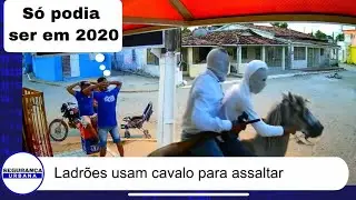 Dupla montada em um cavalo assalta estabelecimento.