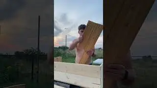 Лайфхак.Большой ящик для хранения из остатков вагонки. Еще и колесики купили и приделали чтоб ездил.