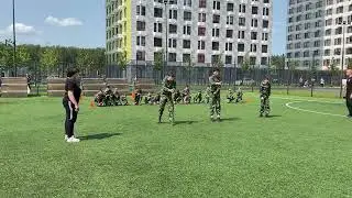 Школьники показали приёмы рукопашного боя.