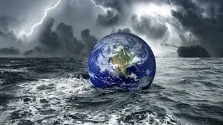 Шторм на море.Волна накрыла отдыхающих на пляже.Где-то в азии.