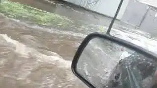 Приора плавает