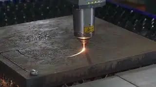 ELEMENT 400 L 40mm Laserschneiden Senkrecht mit Sauerstoff  - Messer Cutting Systems