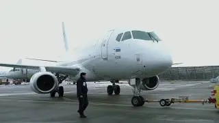 Sukhoi Superjet 100  с  законцовками крыла