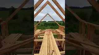 Сборка силового каркаса небольшого барнхаусдома около Дзержинска 👍 #каркасныйдом #barnhouse