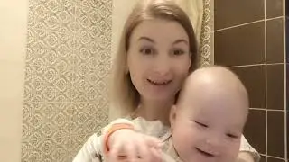 Как подмывать грудничка? Купаем грудничка