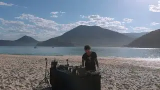 SYNTHATIC - Garden, Naturaíz & Atlantic na Ilha do Prumirim por NATUSPACE