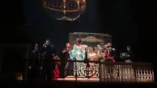 Бузова поёт вживую на спектакле в МХАТе