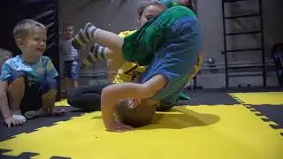 ОФП. Начало акробатики.