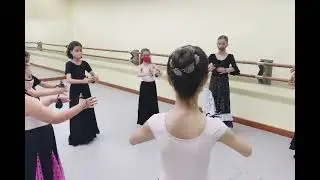 Classe Antonio Gades 1ªpart (Flamenc petites)