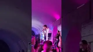 Барских.Выступление в метро на станции 