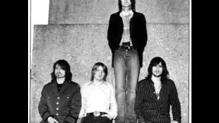 Saracuse (Early Kasabian) - Sniffing Glue