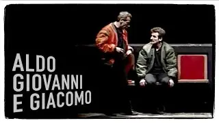 Spettatori in platea: arrivo a teatro - I corti di Aldo Giovanni e Giacomo