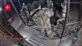 ⚠️РЕЙДЕРЫ ОТ ПЦУ ЛОМАЮТ КАМЕРЫ НА КАФЕДРАЛЬНОМ СОБОРЕ УПЦ В ЧЕРКАССАХ