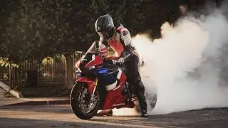 2021 Honda CBR-1000RR-R Fireblade SP Burnout