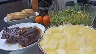Праздничный стейк из мяса благородного оленя.