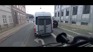 Klemmelus i venstresving, se beskrivelse