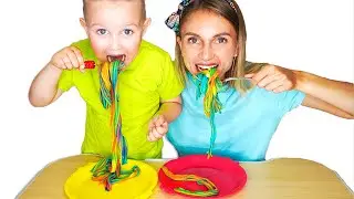 Wow Max and mom want the same colored noodles | play and vice toys and colors for kids