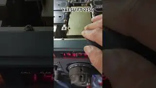 YAESU FT 225D