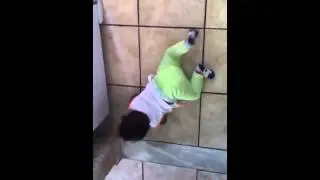 Meu sobrinho engatiando!