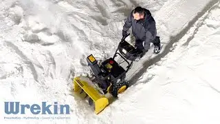 Kärcher Snow Throwers In Action See how easy it clears the snow.