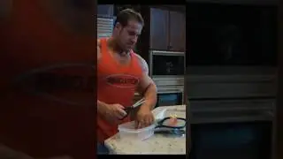 GOAT OF MEAL PREP 🔥 @JayCutlerTV #Bodybuilding #Nutrition #Diet #Shorts