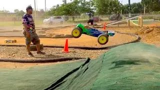 TeknoRC vs Agama vs Xray vs Mugen vs TLR A-main SOR R5 RC race