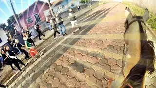 REAÇÃO DAS PESSOA AO ME VER ANDANDO DE CAVALO COM CAPACETE