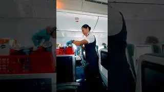 INFLIGHT DRINKS | Aboard Philippine Airlines B777 Aircraft #flying #travel #flight #food #cabincrew