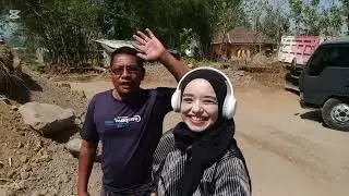 pecah suasana siang hari DIJALAN AMBULANPUN tak luput dari salam 3jari,sampai tambang malah loading