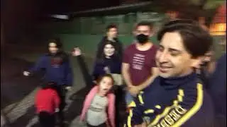 Com amigos