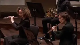 Simon Shibambu sings 