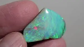 Opale boulder australiano