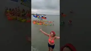 Анапа.Заплыв Дедов морозов.