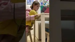 Ты посмотри на меня?????