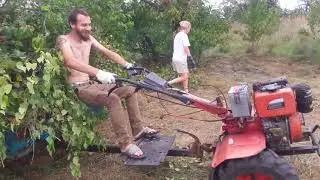 Трактор челлендж. kiki challenge with tractor.