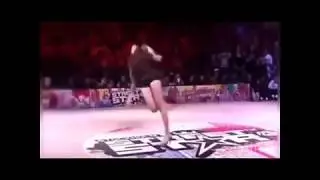 Вот она играет чудеса